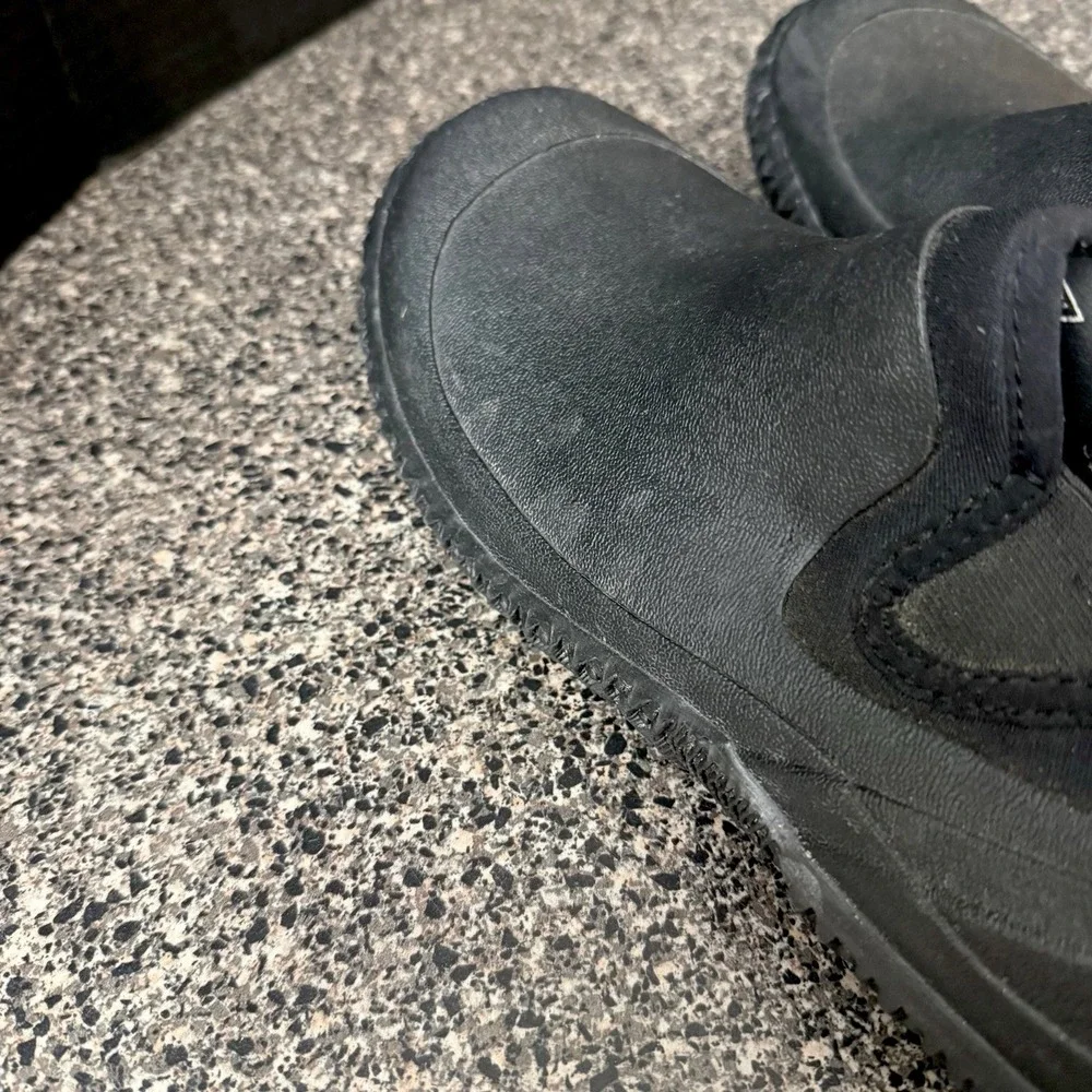 BOGS Shoes Mens 12 Black Waterproof Slip‎ On Urban Walker